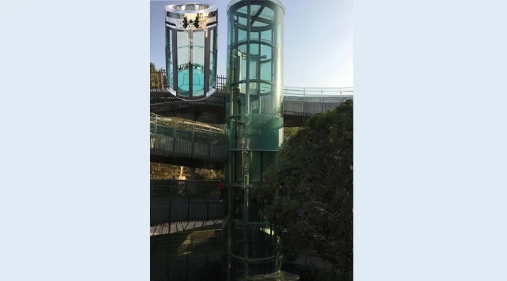 Панорамный лифт с обзором 360° для всех посетителей.2